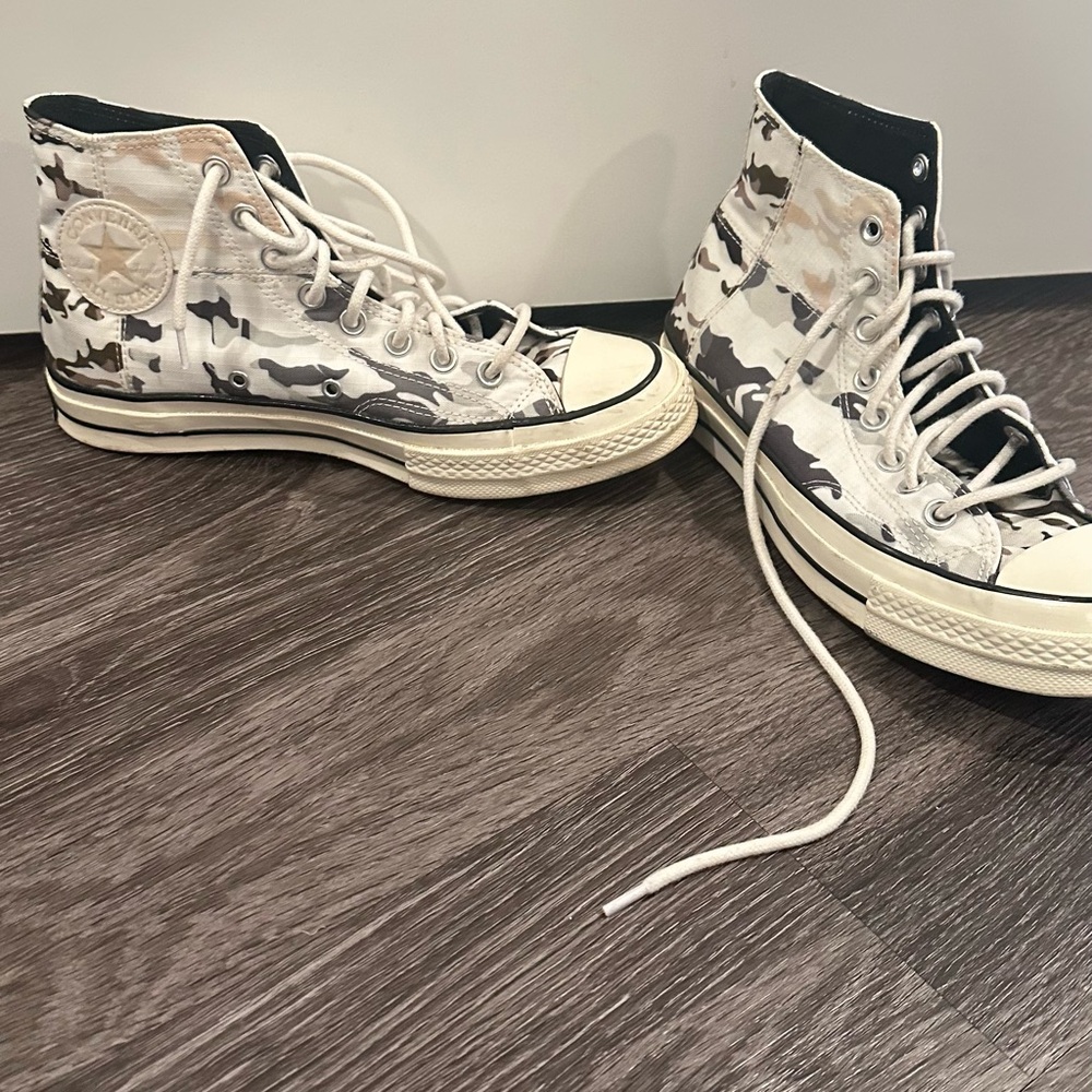 Converse All Stars White Camo Print High Top Lace Up Sneakers Size 8.5
